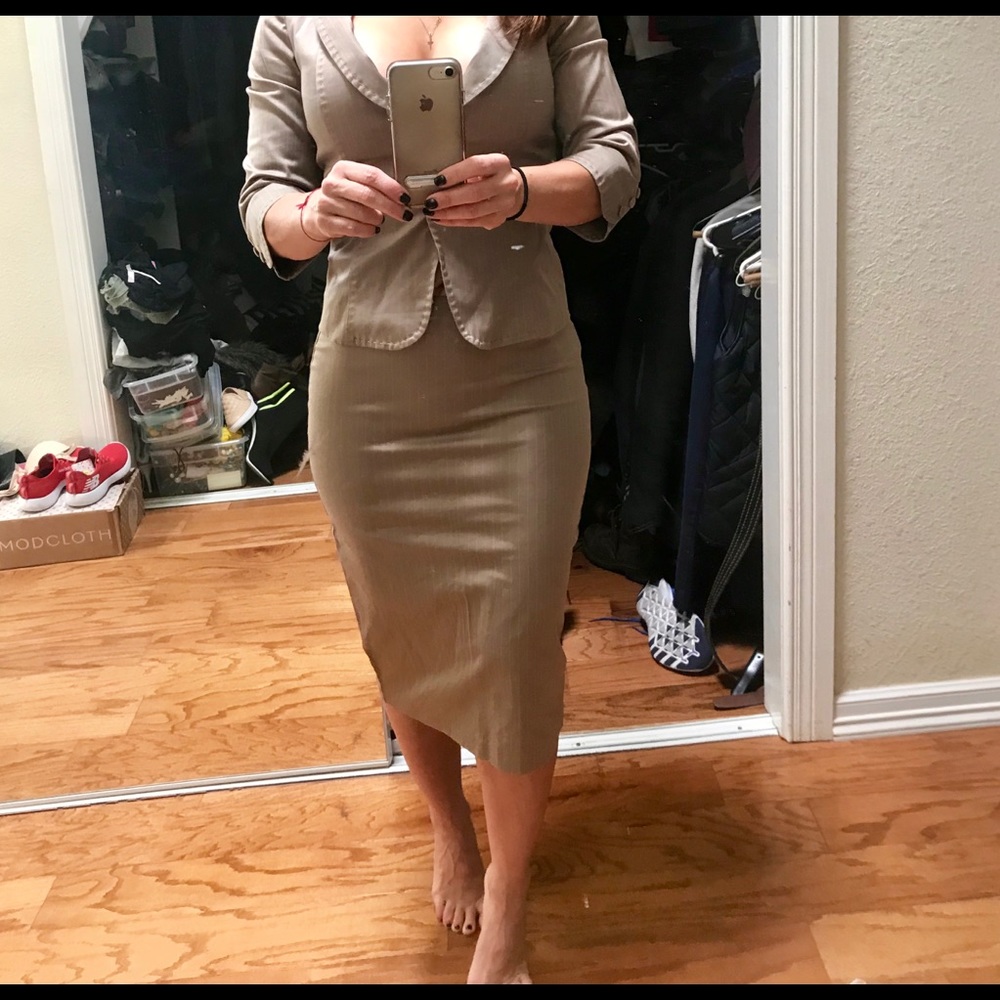 Bran new Sisley three piece suit. Light material